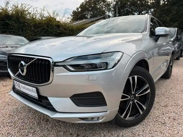 Volvo XC60 T5 AWD Momentum Kamera*AHK*ACC*Navi