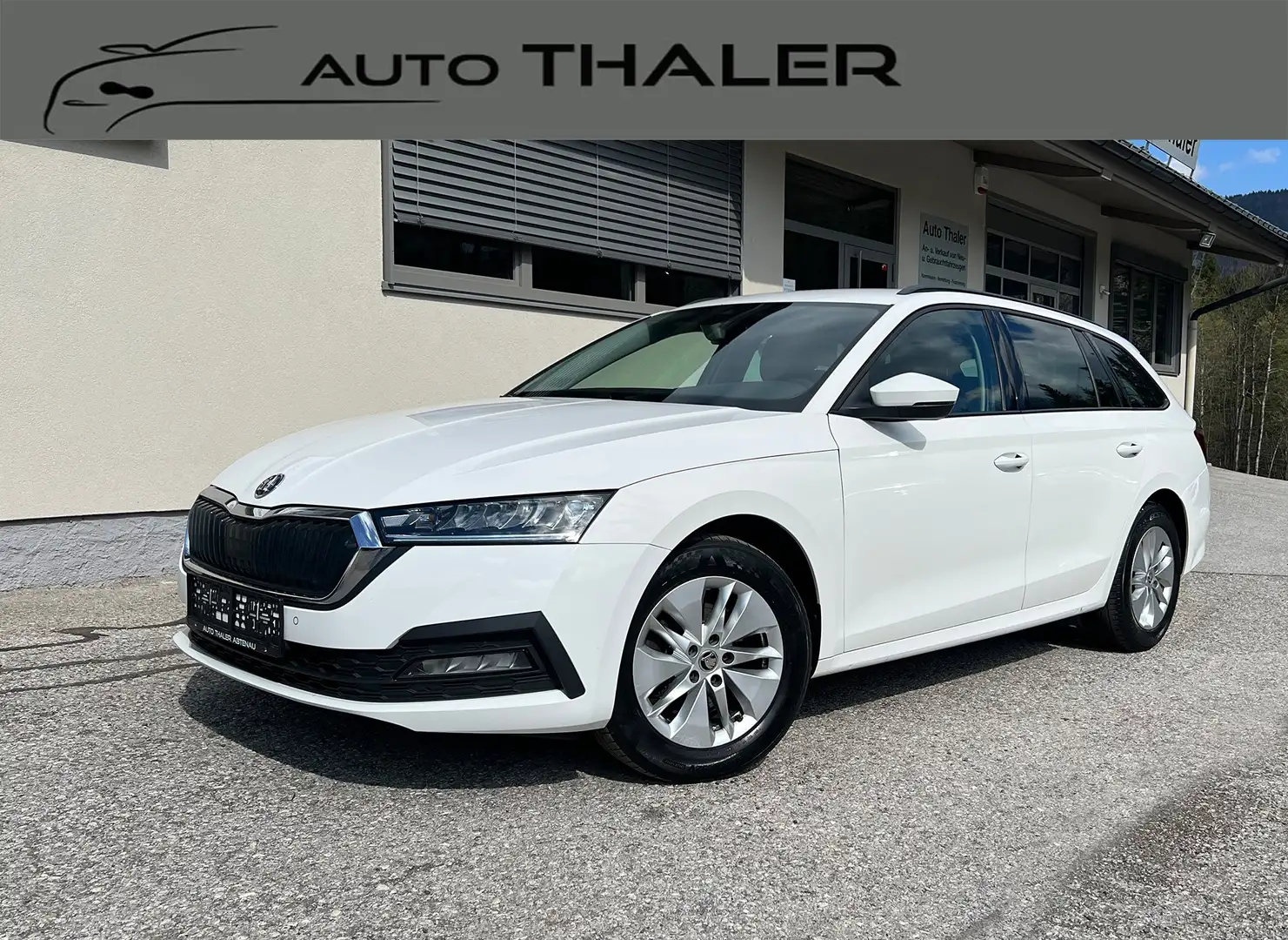 Skoda Octavia Combi 2,0 TDI 4x4 Ambition DSG Weiß - 1