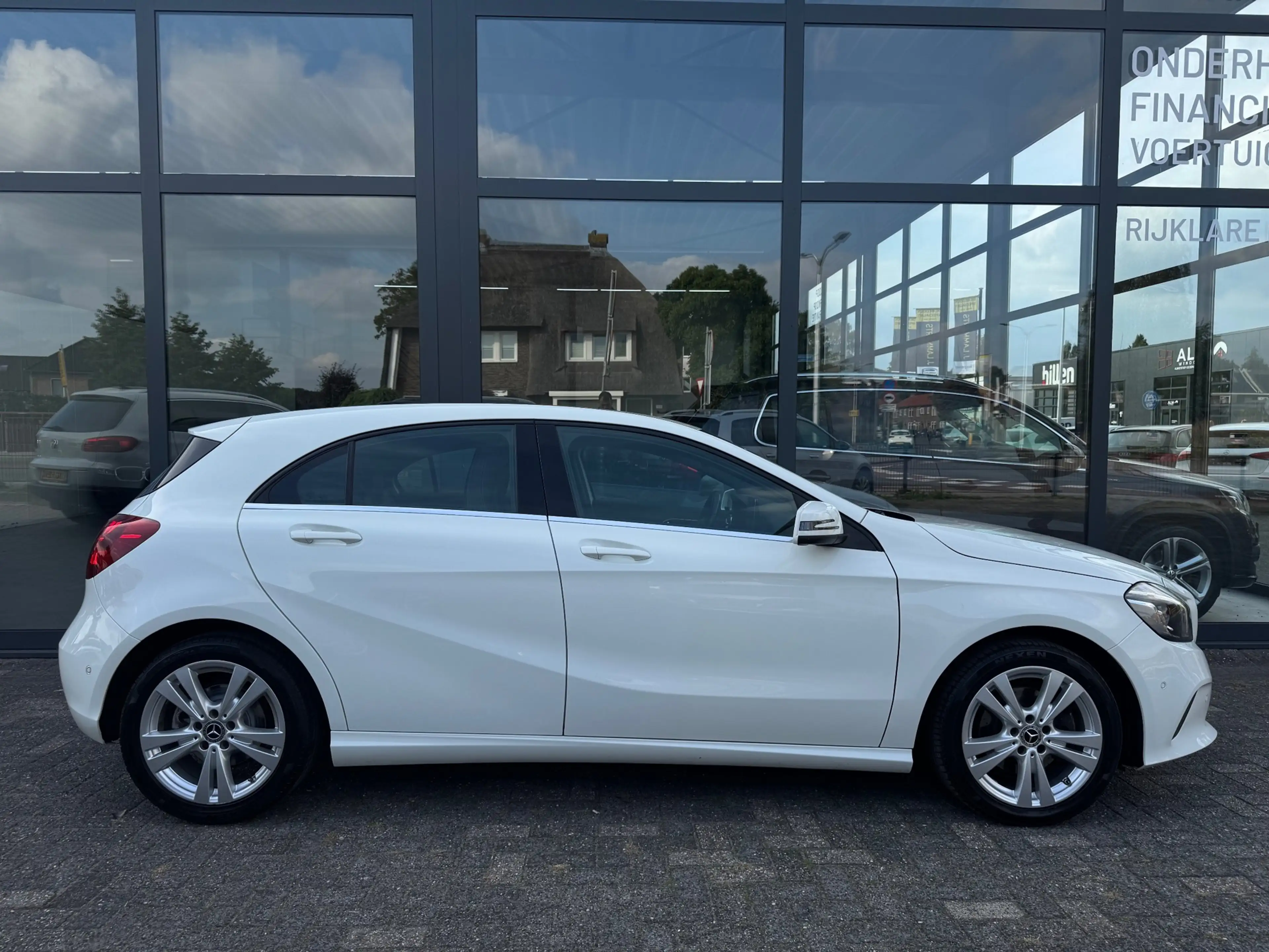 Mercedes-Benz A 200 Business — photo 9
