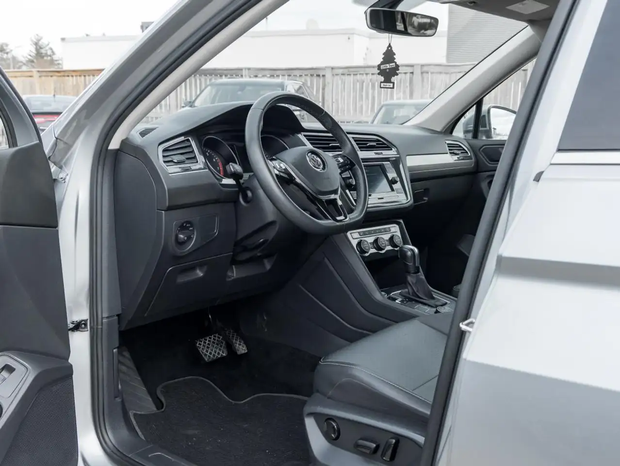 Volkswagen Tiguan снимка Volkswagen Tiguan