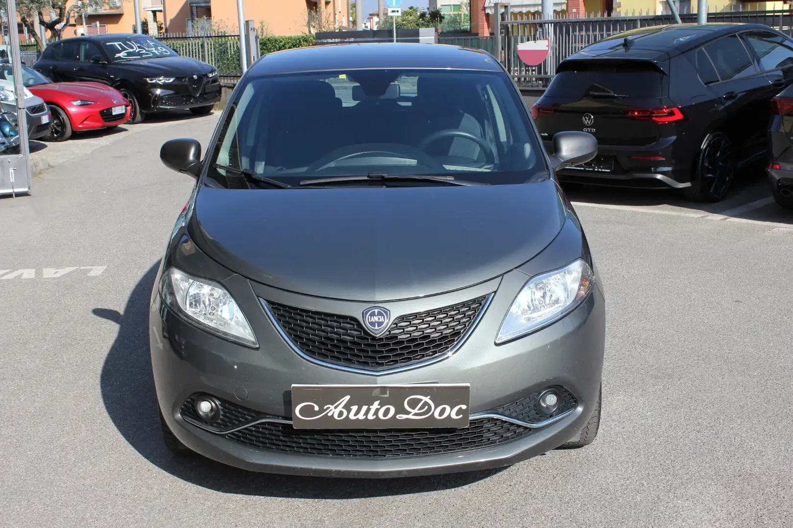 Lancia Ypsilon 1.2 69CV 5 porte GPL Ecochic Silver Grigio - 2