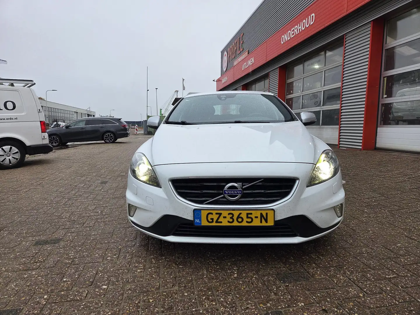 Volvo V40 2.0 D2 R-Design Business *export/handel Wit - 2