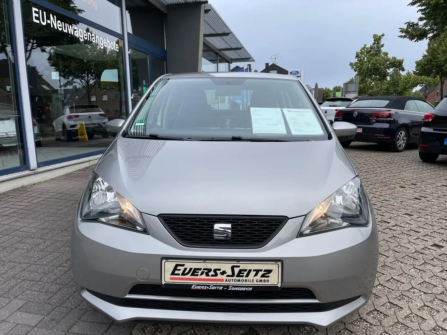 SEAT Mii Chic (Klima, Navi, Allwetter; 1. Hand) Grau - 2