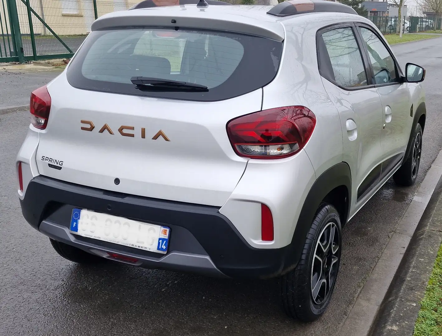 Dacia Spring EXTREME Gris - 2