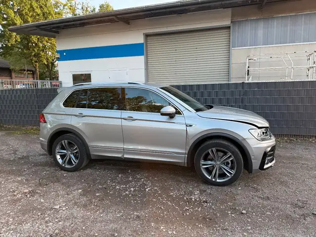 Volkswagen Tiguan view 6