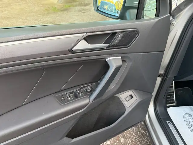 Volkswagen Tiguan view 11