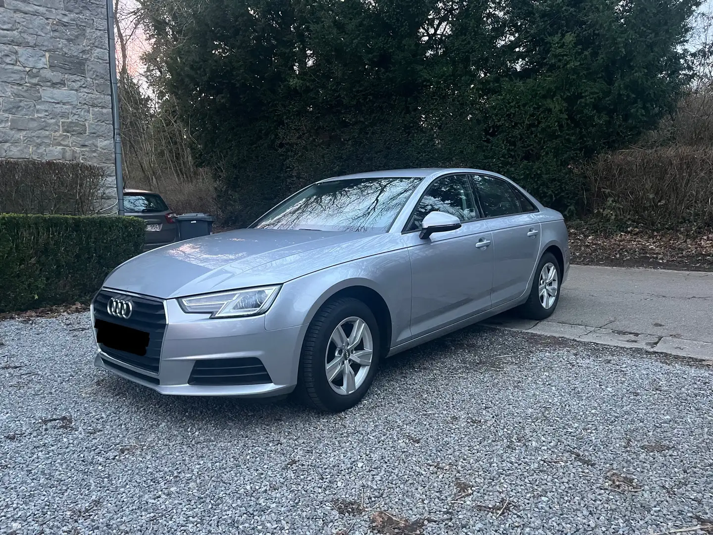 Audi A4 2.0 TDi Business Edition S-Tronic/Navi/xenon/PDC/. Argent - 2