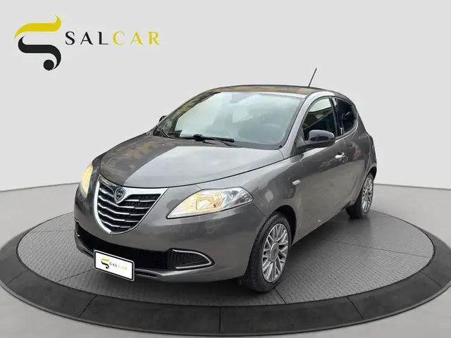 Lancia Ypsilon 1.2 69cv GPL Gold 2012