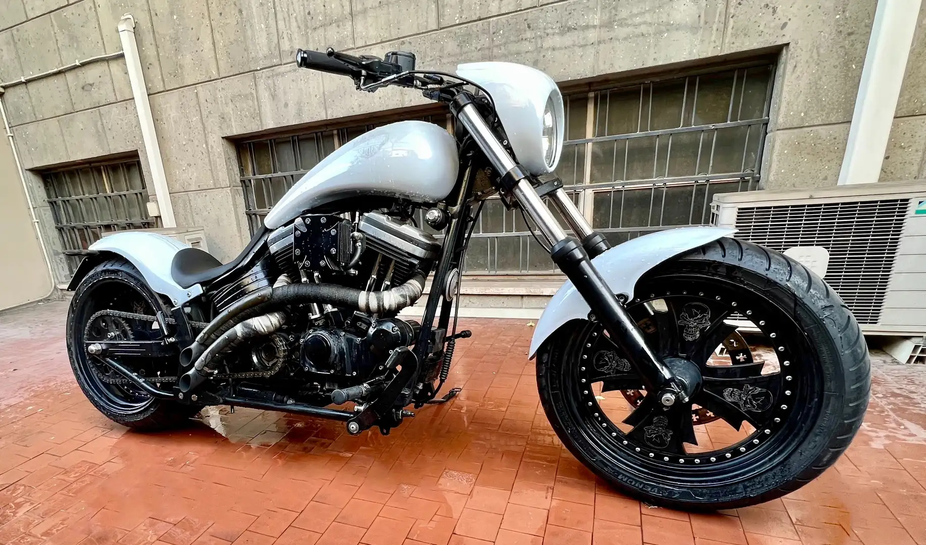 Harley-Davidson Sportster 883 Special Blanc - 1