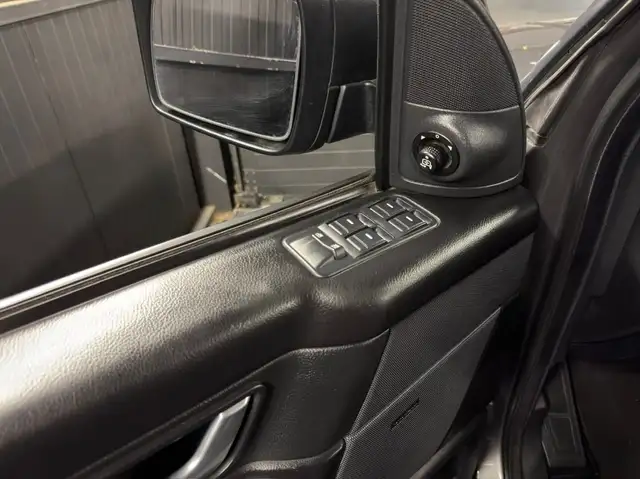 Land Rover Range Rover Sport view 10