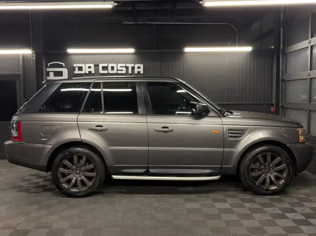Land Rover Range Rover Sport view 3