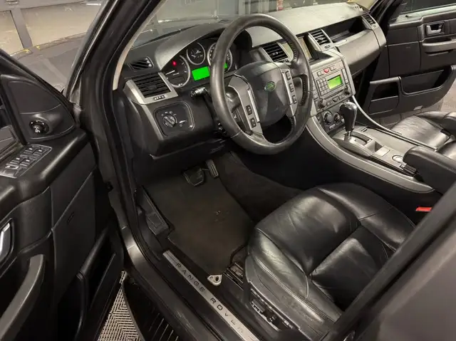 Land Rover Range Rover Sport view 9