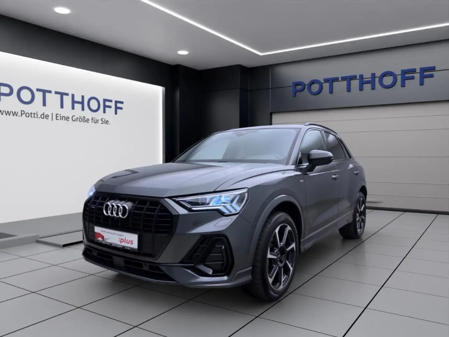 Audi Q3 40 TFSI Q S LINE PANO AHK MATRIX NAVI+ Grau - 1