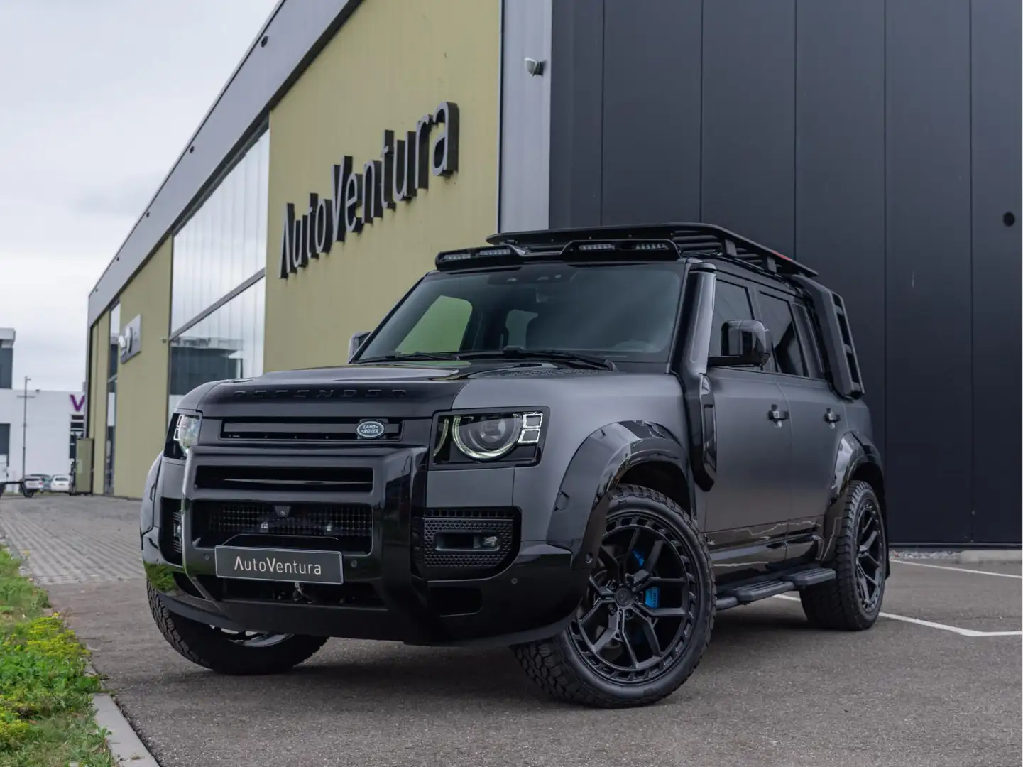 Land Rover Defender 110 5.0 P525 110 V8 Carpathian Edition l Urban acc Grau - 1