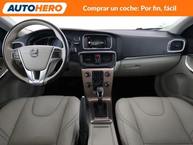 Volvo V40 view 13