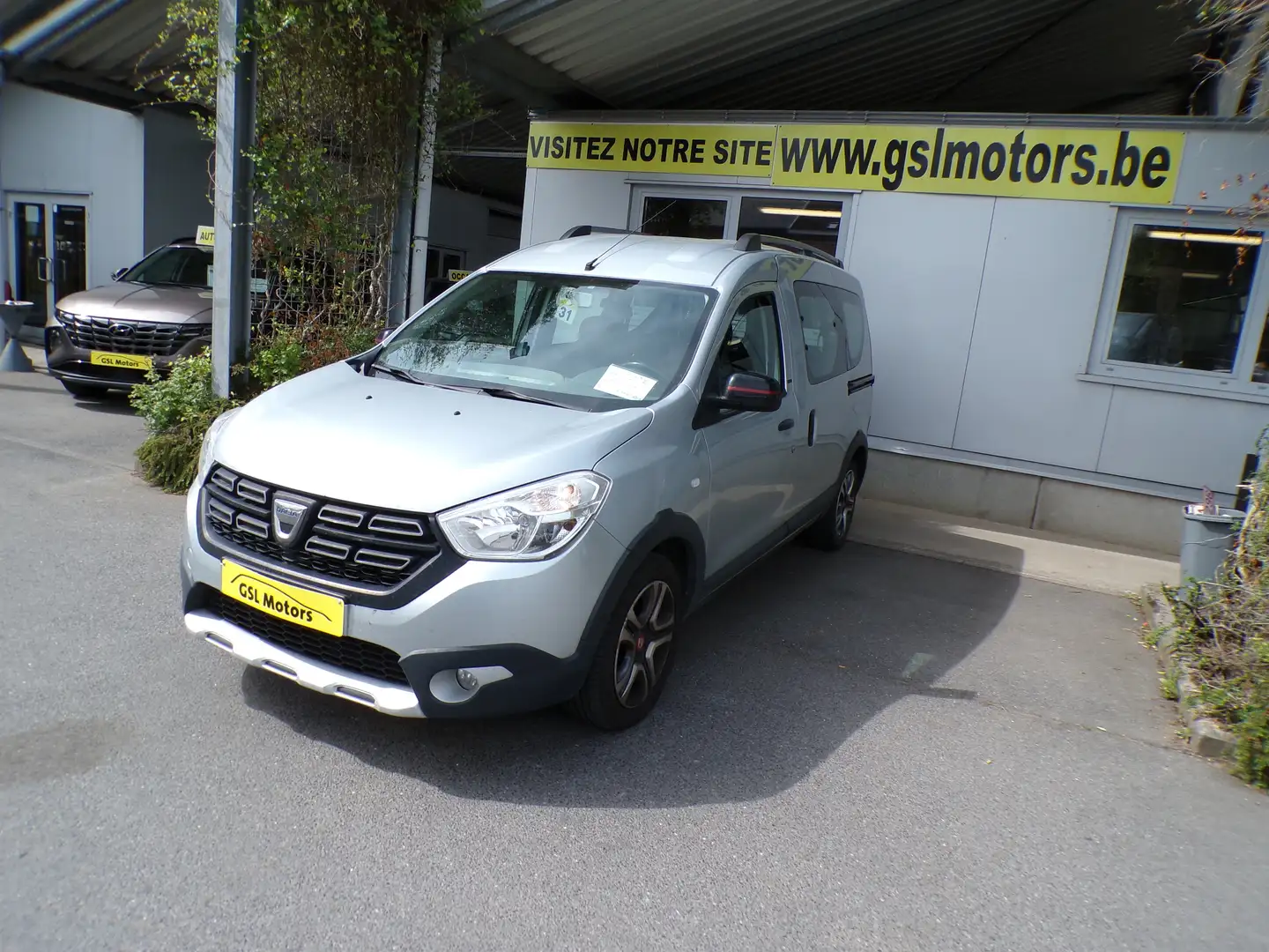 Dacia Dokker 1.5dCi 95cv Gris alu 05/19 Airco GPS Bluetooth USB Zilver - 1
