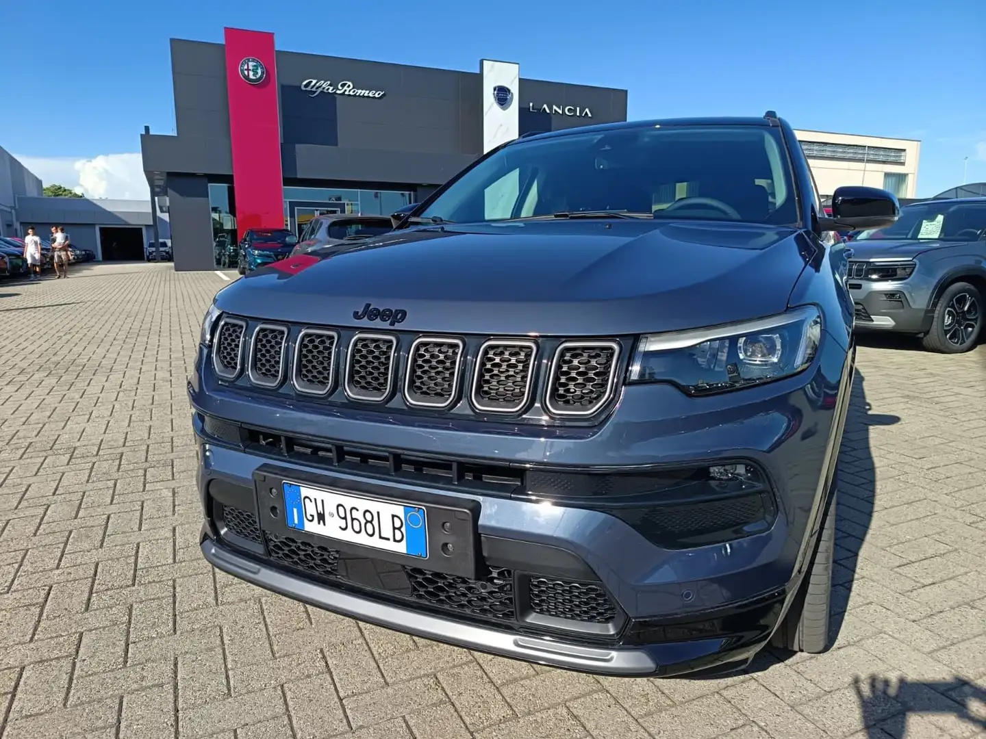 Jeep Compass Compass 1.5 Turbo T4 130 CV MHEV 2WD S Zwart - 2