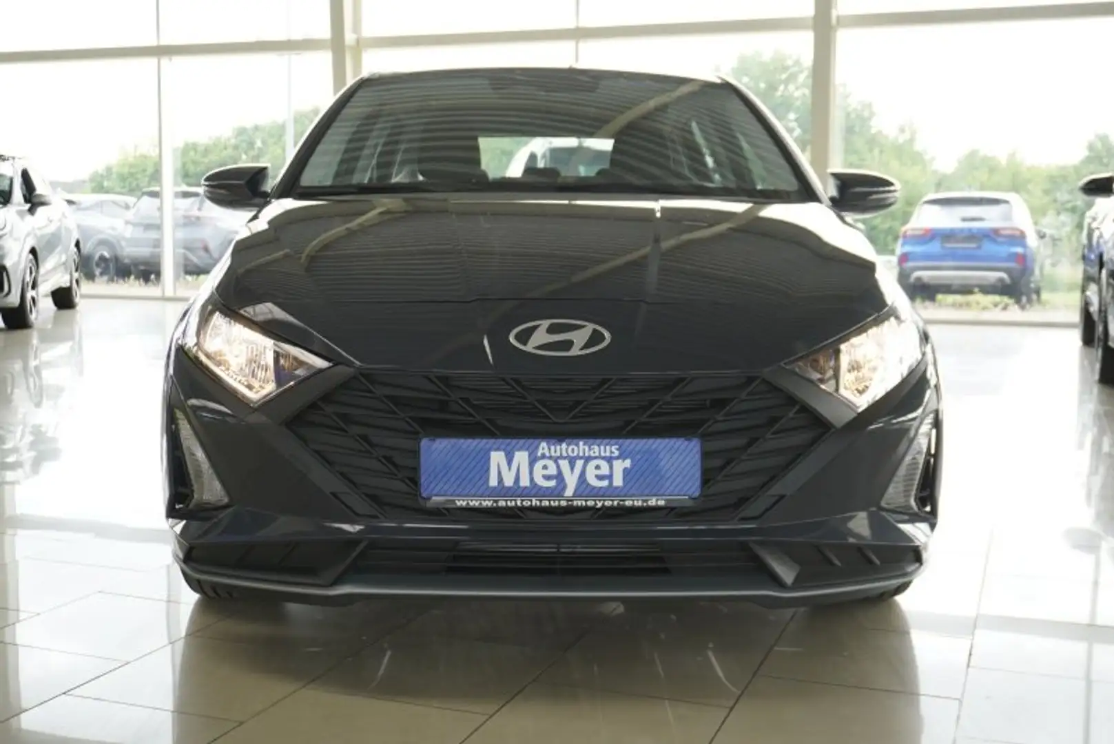 Hyundai i20 1,2 79PS Navi/Winterp/Kamera/Temp/Pdc    ** Grau - 2