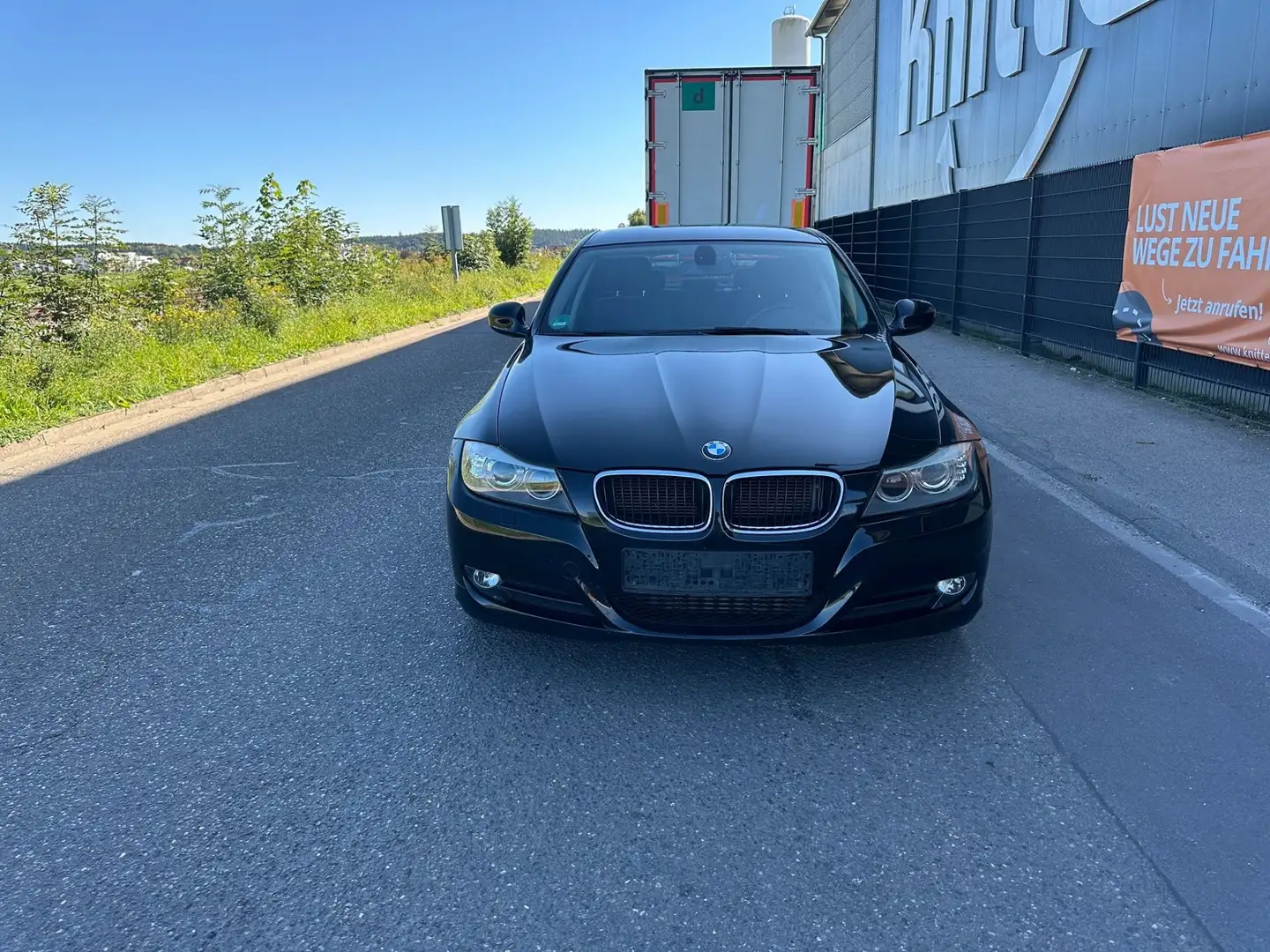 BMW 320 320d xDrive DPF Edition Lifestyle Schwarz - 1
