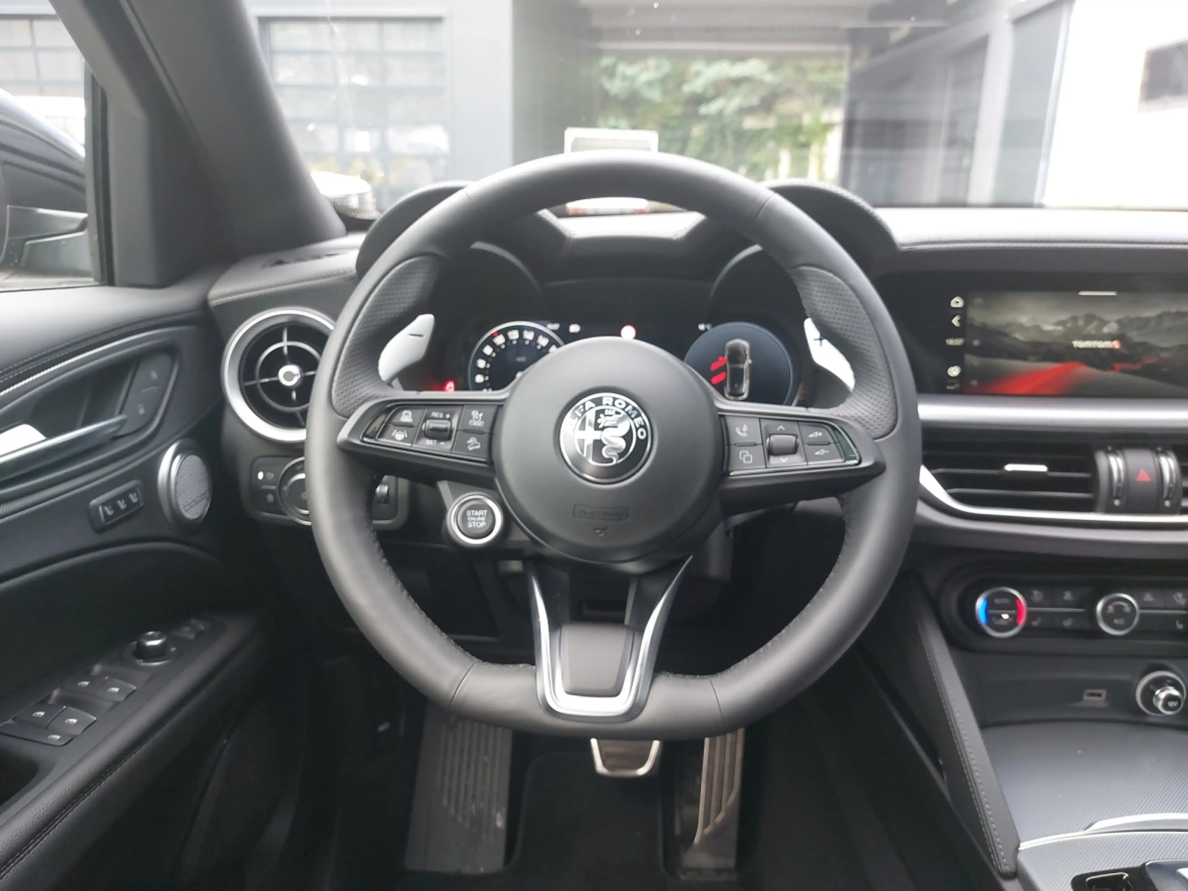 Alfa Romeo Stelvio Veloce Q4 210 PS — photo 13