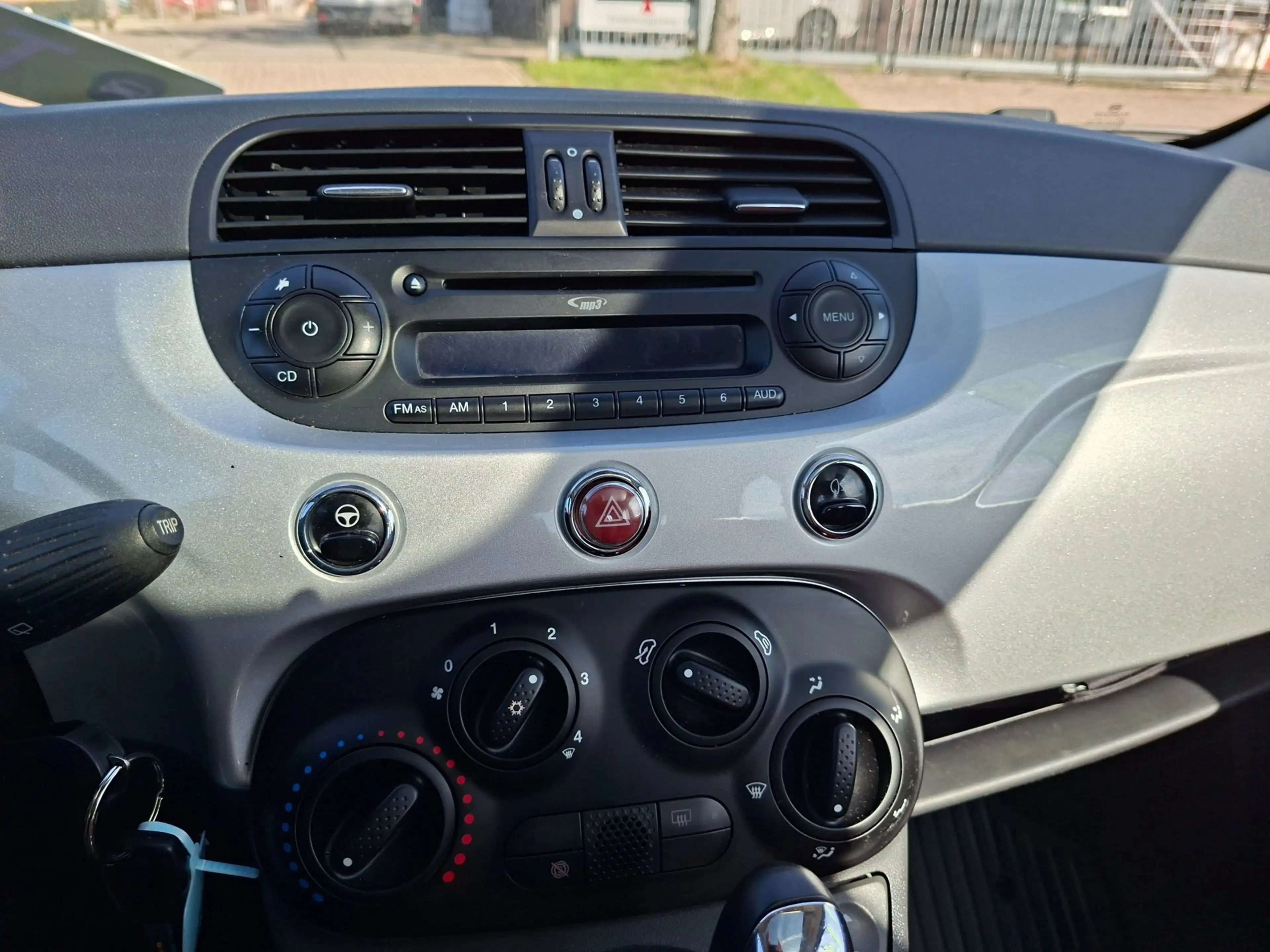Fiat 500 1.2 Lounge / AUTOMAAT / APK september 2027 — photo 11