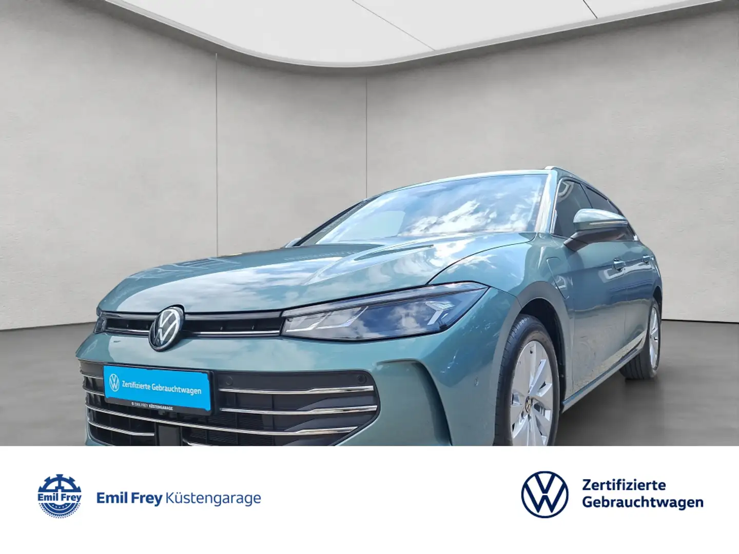 Volkswagen Passat Variant 1.5 e-Hybrid DSG Business NAVI AH Grün - 1