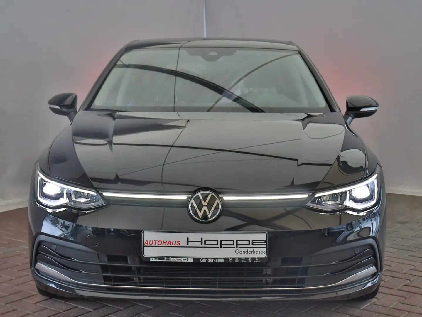 Volkswagen Golf VIII Style 1,5 l eTSI DSG+NAVI+RFK+ACC+LED Schwarz - 2