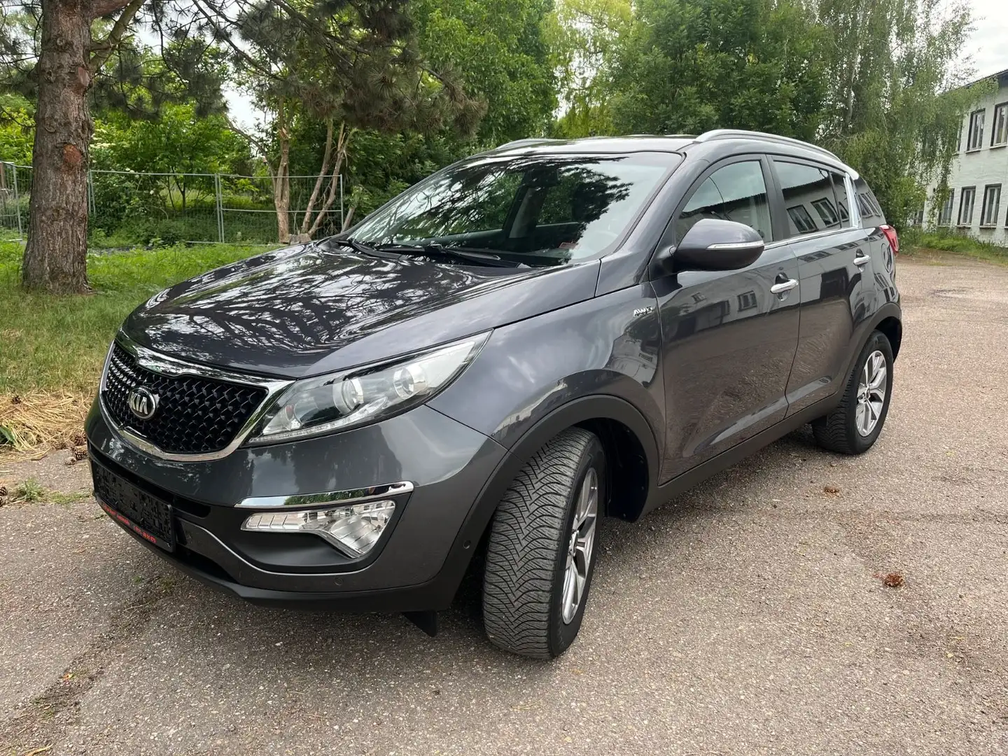 Kia Sportage FIFA World Cup Edition 4WD / Automatic Grau - 2