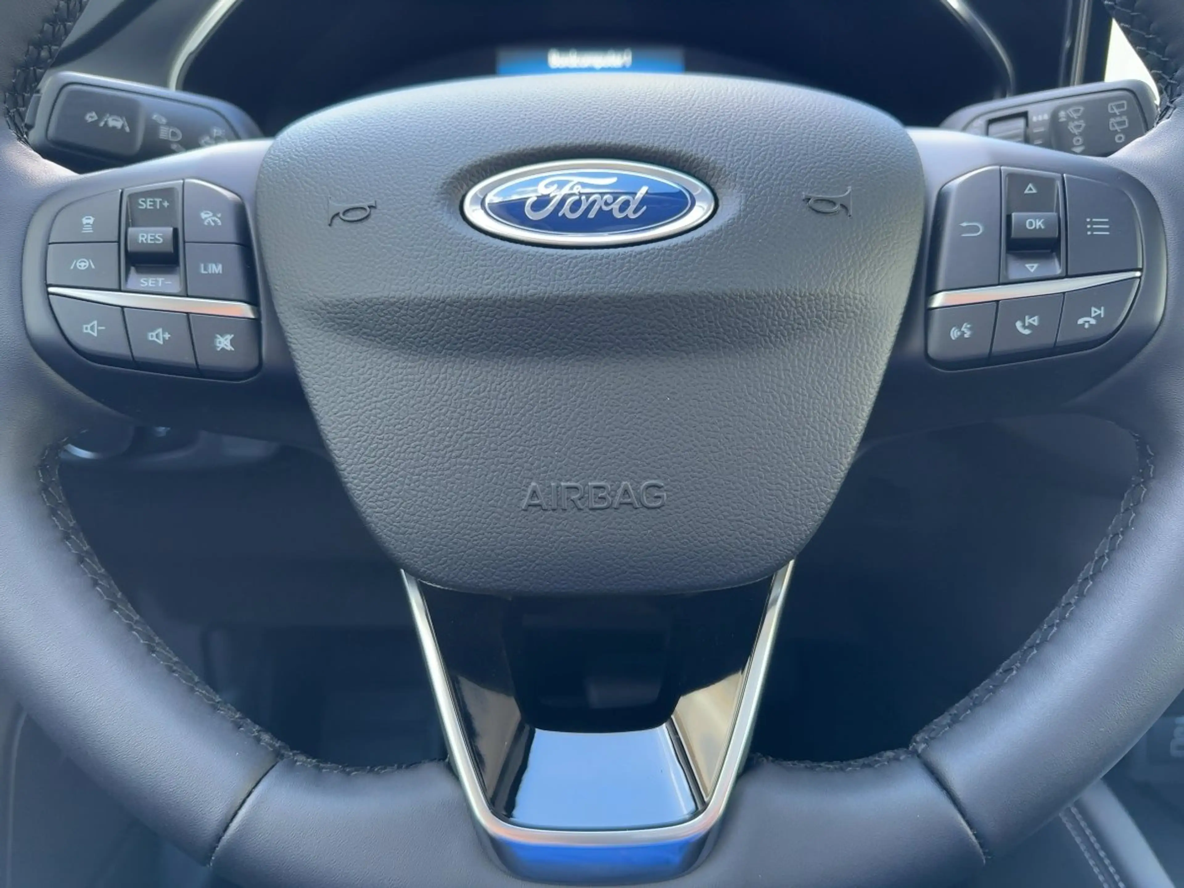 Ford Focus Titanium X LED+Glasdach+Kamera+Navi+SHZ — photo 10