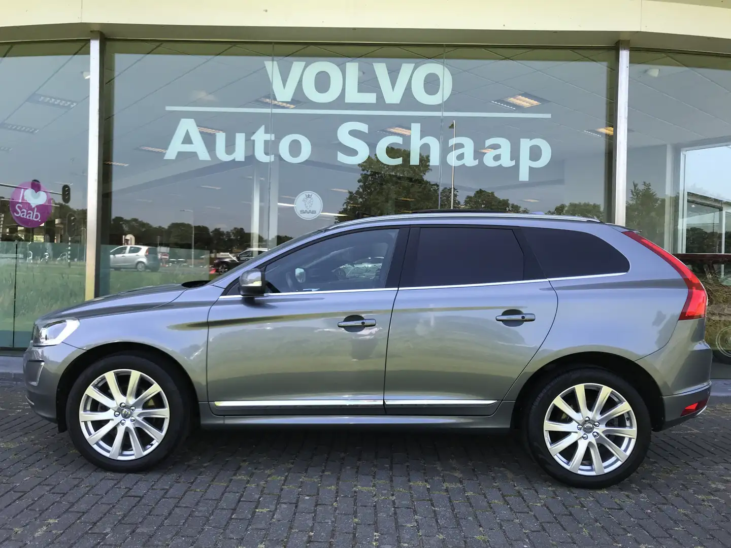 Volvo XC60 2.0 T6 Inscription Automaat | Rijklaar incl 12 mnd Grau - 2