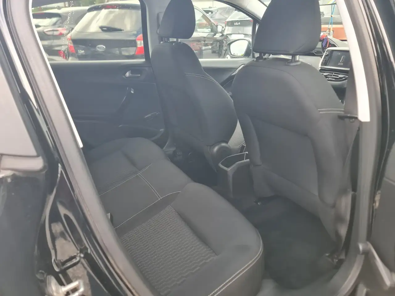 Peugeot 208 208 — photo 6