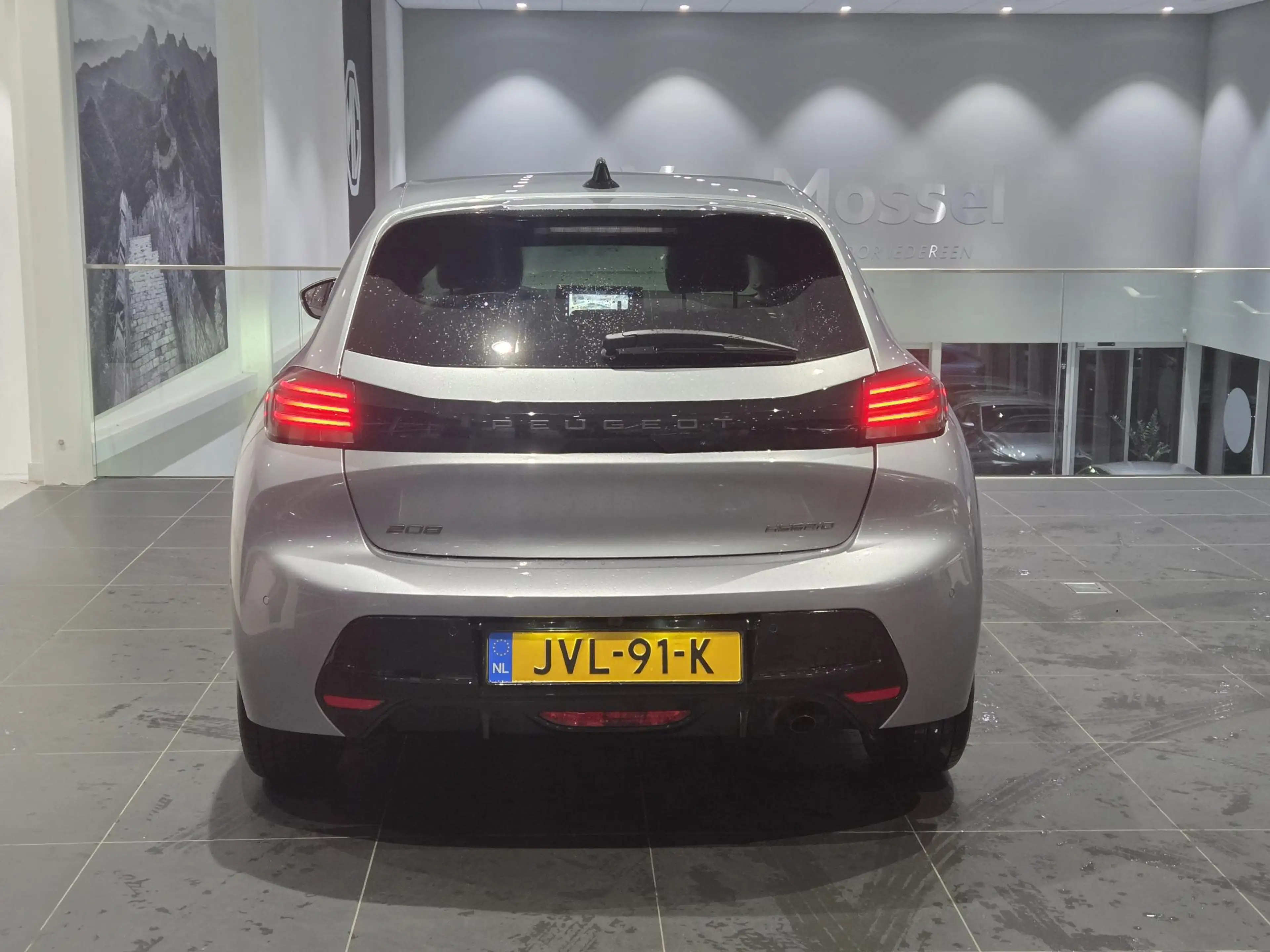 Peugeot 208 1.2 Hybrid 110 e-DCS6 Allure — photo 5