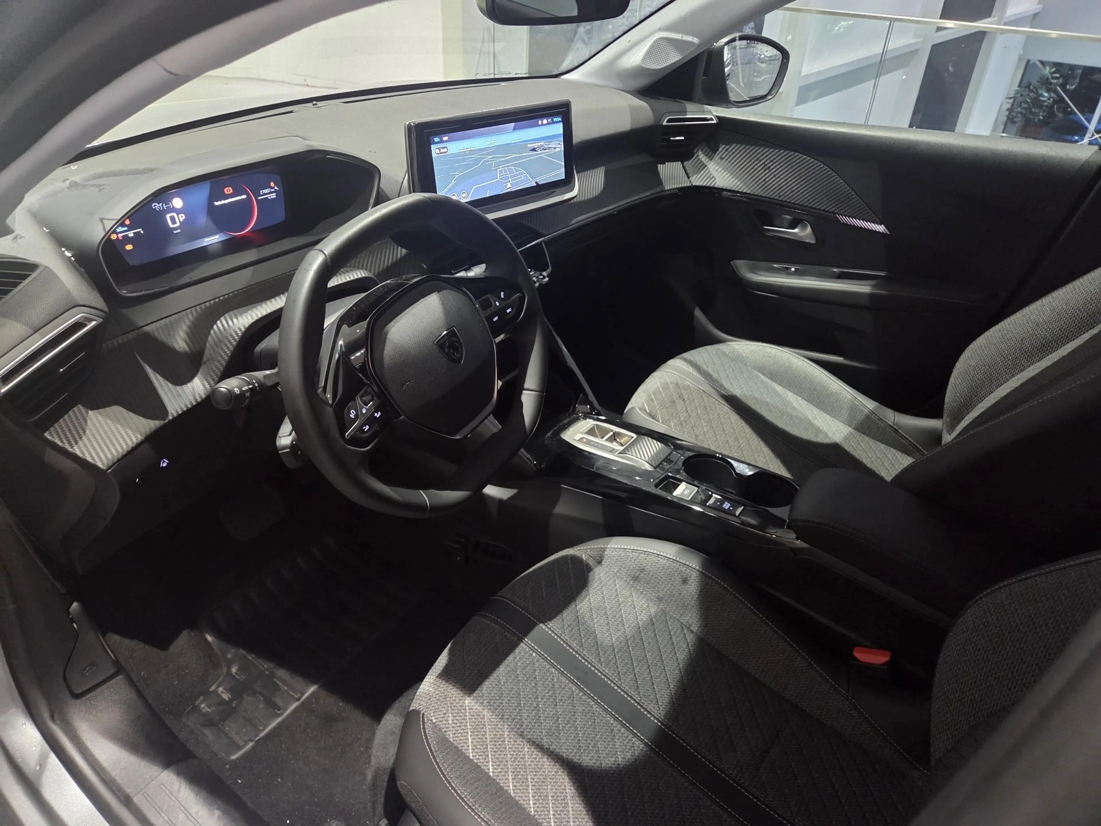 Peugeot 208 1.2 Hybrid 110 e-DCS6 Allure — photo 13