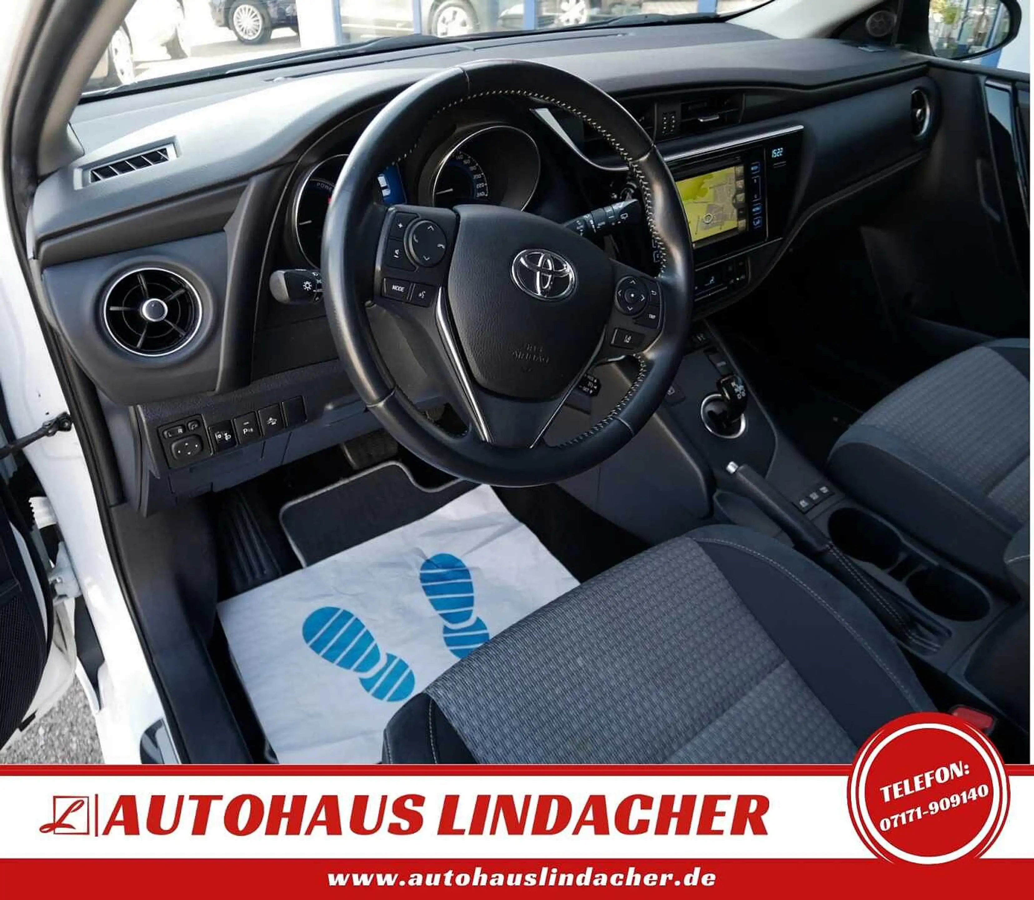 Toyota Auris Hybrid 1.8 VVT-i Team Deutschland I Navi — photo 9