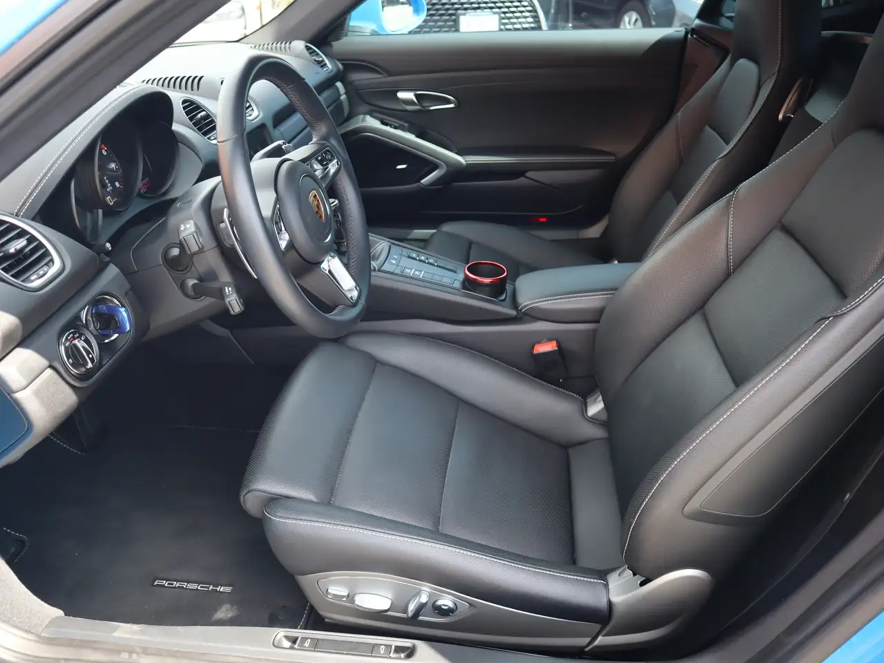 Porsche 718 Cayman снимка Porsche 718 Cayman