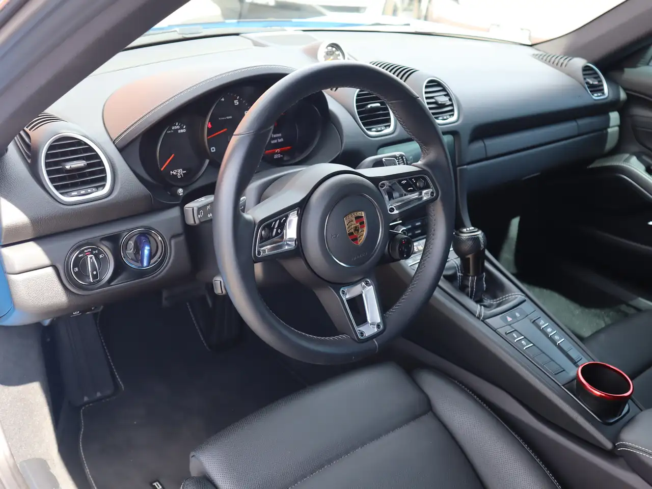 Porsche 718 Cayman снимка Porsche 718 Cayman