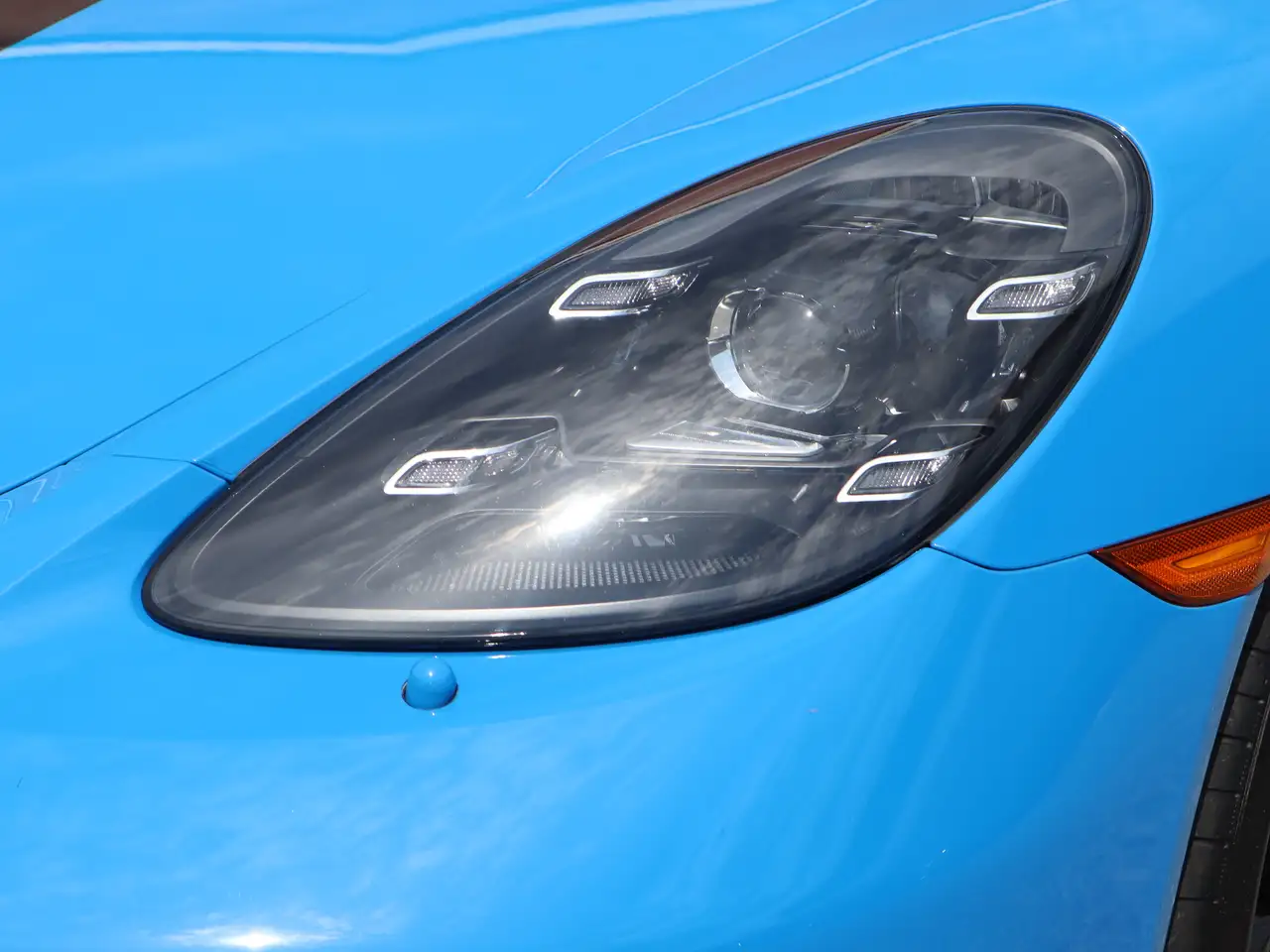 Porsche 718 Cayman снимка Porsche 718 Cayman