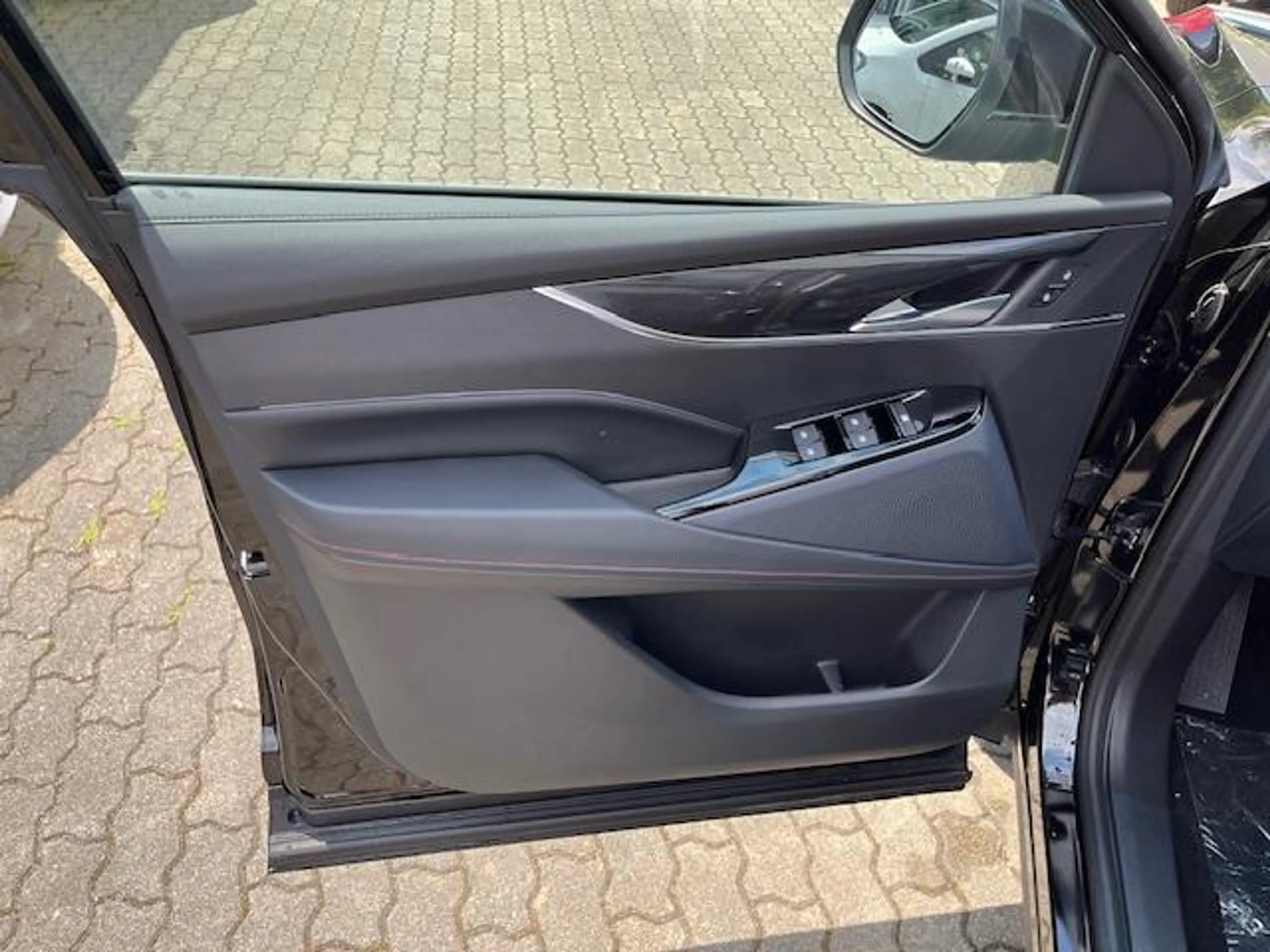 Maxus EUNIQ 6 LIMITED+ASSISTENTEN+LEDER+PANORAMA+360°+ — photo 10