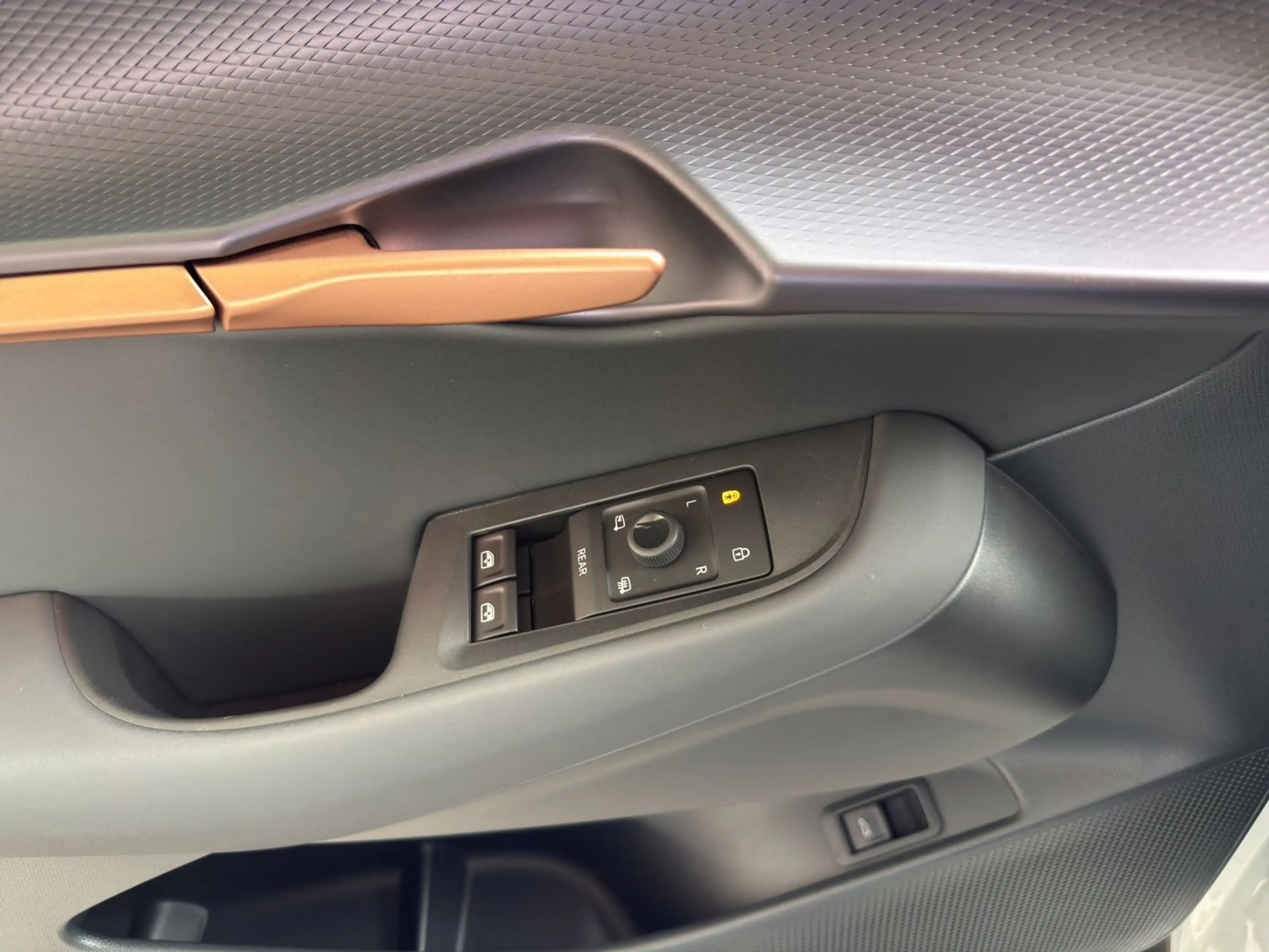 CUPRA Tavascan NAVI SHZ PARKLENK LM19 GJR — photo 8