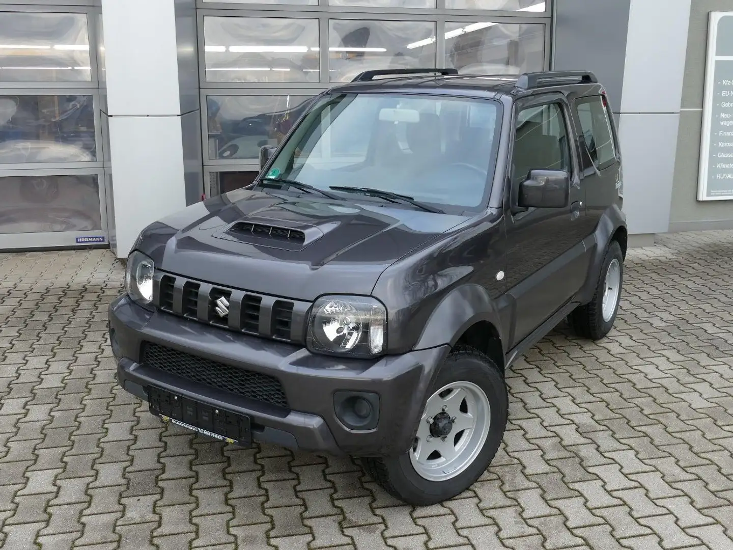 Suzuki Jimny Club Ranger Grau - 2