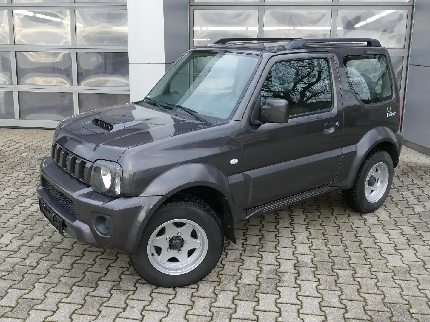 Suzuki Jimny Club Ranger Grau - 1