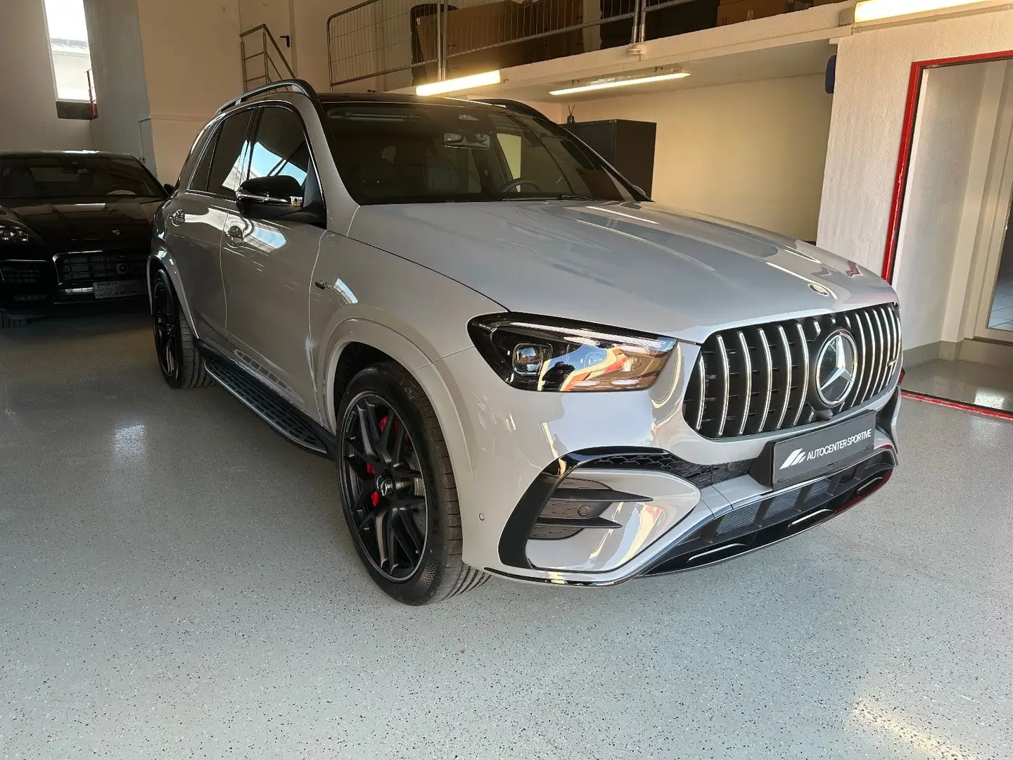 Mercedes-Benz GLE 53 AMG SUV 4M+ Hybrid PREM+ NIGHT AIRMA MY26 Grau - 1