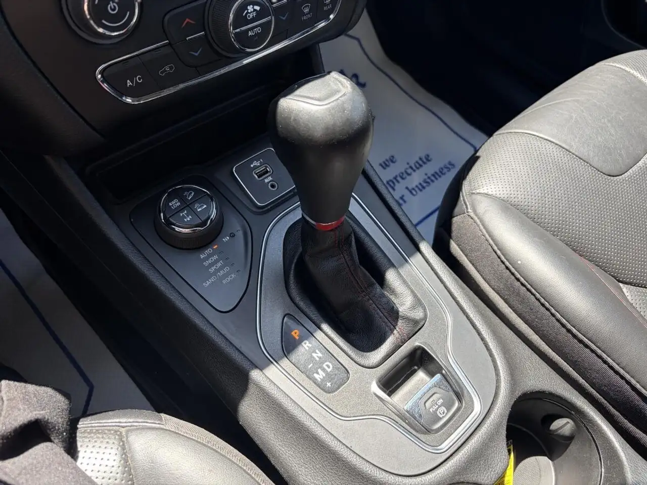 Jeep Cherokee снимка Jeep Cherokee