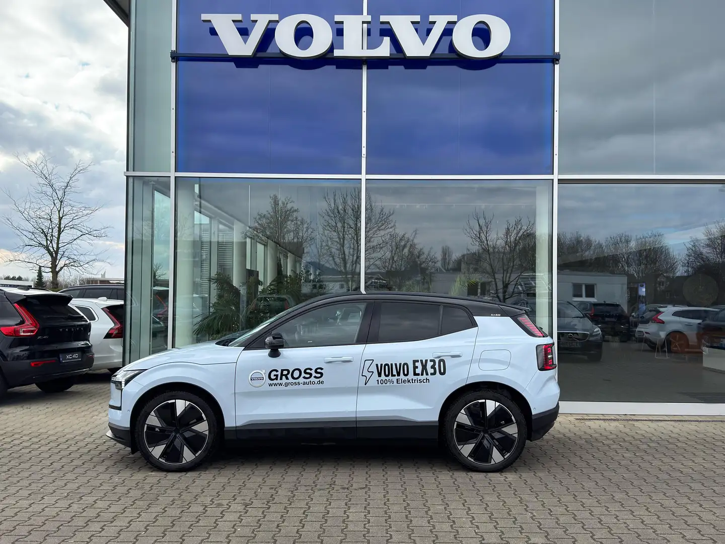 Volvo EX30 Ultra Twin Motor Performance AWD Blau - 2