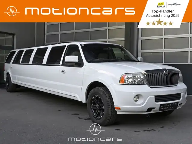 Lincoln Navigator Limousine