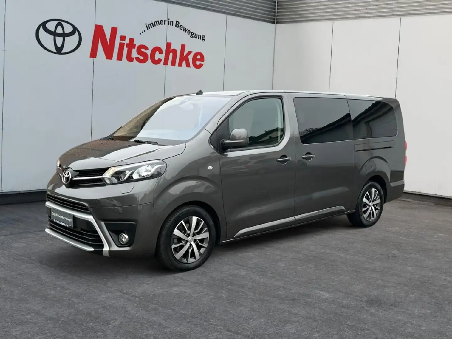Toyota Proace 2.0 D-4D L2 Shuttle Plus Gris - 1
