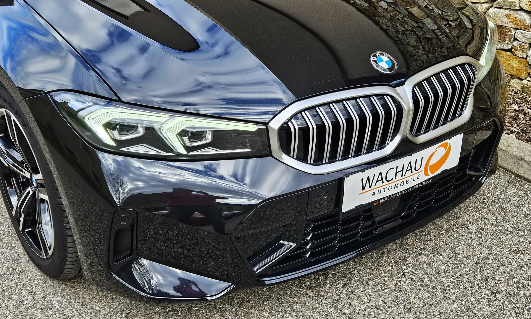 BMW 330 *i xDrive Touring G21*M-Paket*ACC*NP: 73.310* Schwarz - 1