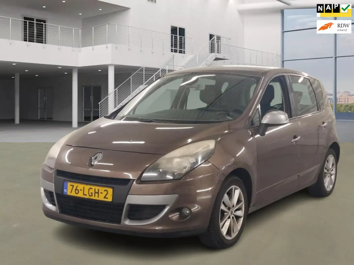 Renault Scenic 1.4 TCE Celsium Bruin - 1