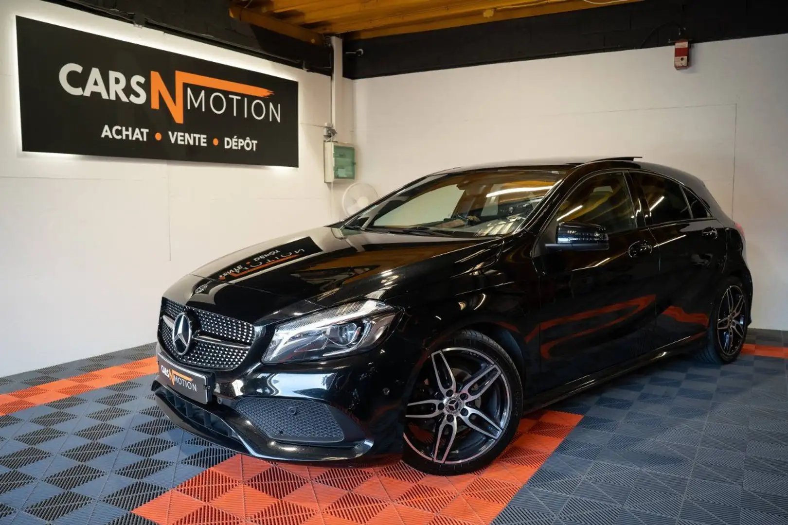 Mercedes-Benz A 200 200d Fascination 7G-DCT - Toit ouvrant / Historique complet constructeur 1ere main Noir - 1