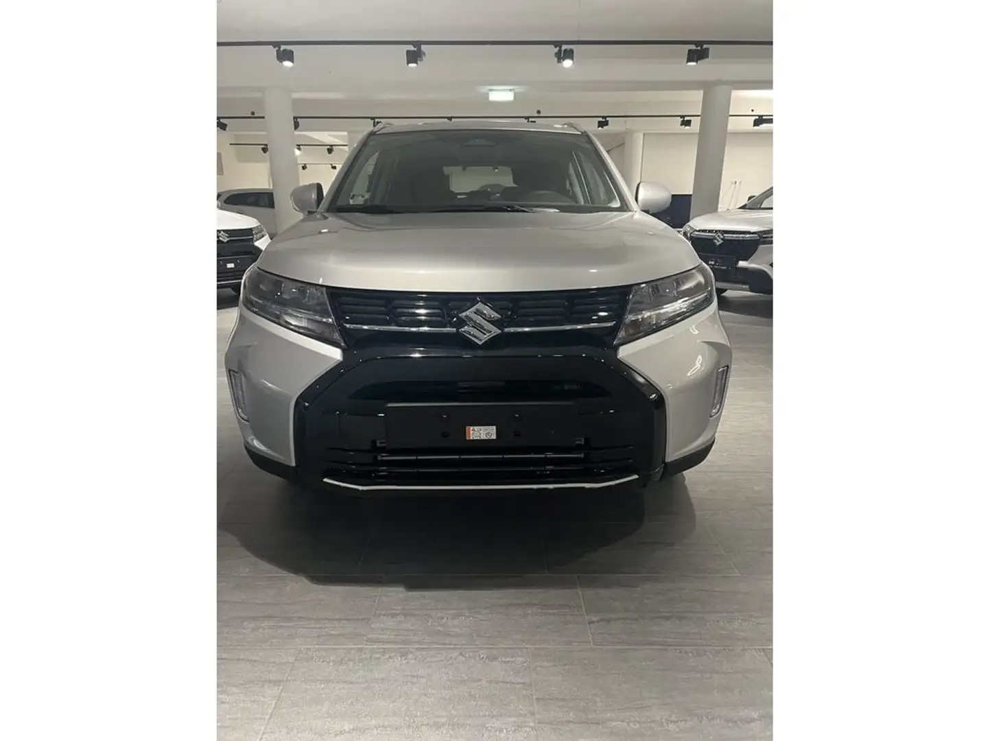 Suzuki Vitara 1.4 AllGrip Hybrid 4x4 Shine Navi Facelift Silber - 1